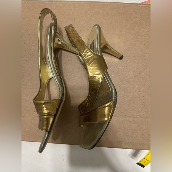 Chic Gold Slingback Heels - Picture 2 of 6